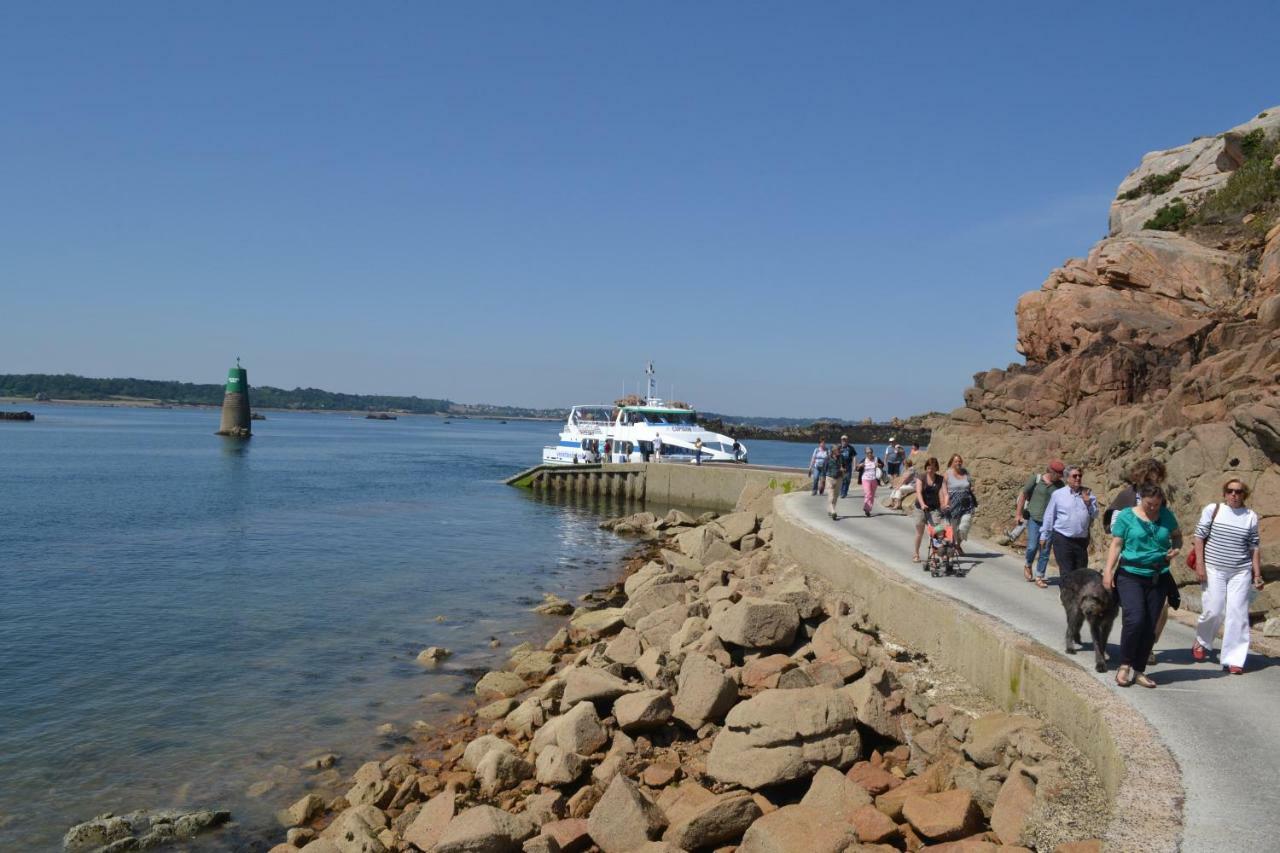 Gite Du Port Sur La Presqu'Ile De Lézardrieux Exteriör bild